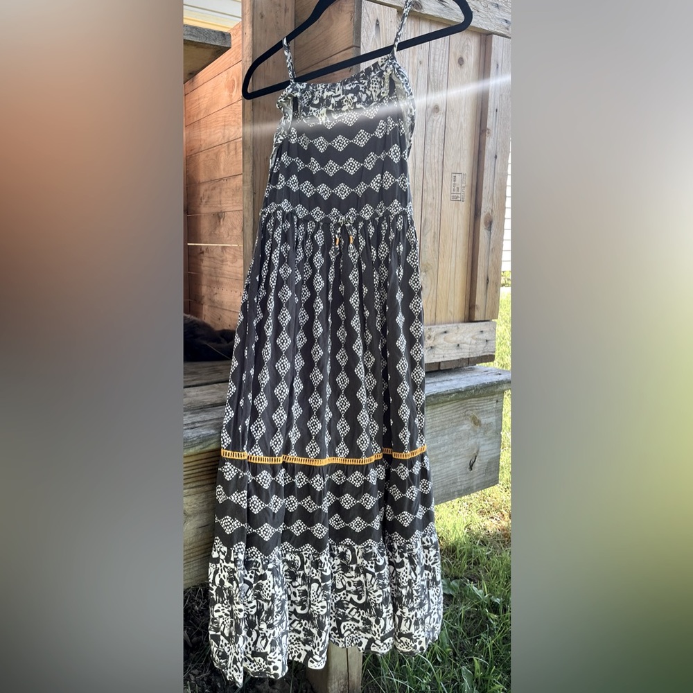 Cat & Jack Girlsā Sz 12 Black & White Printed Boho Maxi Dress with Gold Trim